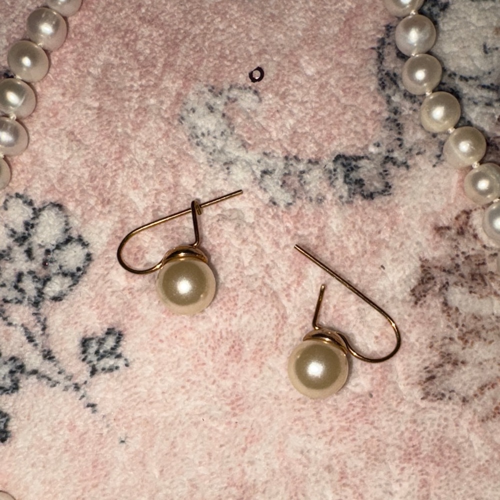 Pearls - Picture 2 of 4
